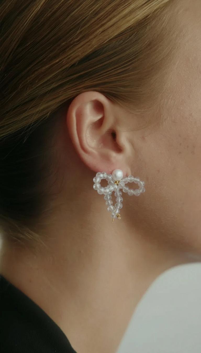 The Ena Rainbow Bows in Weiß