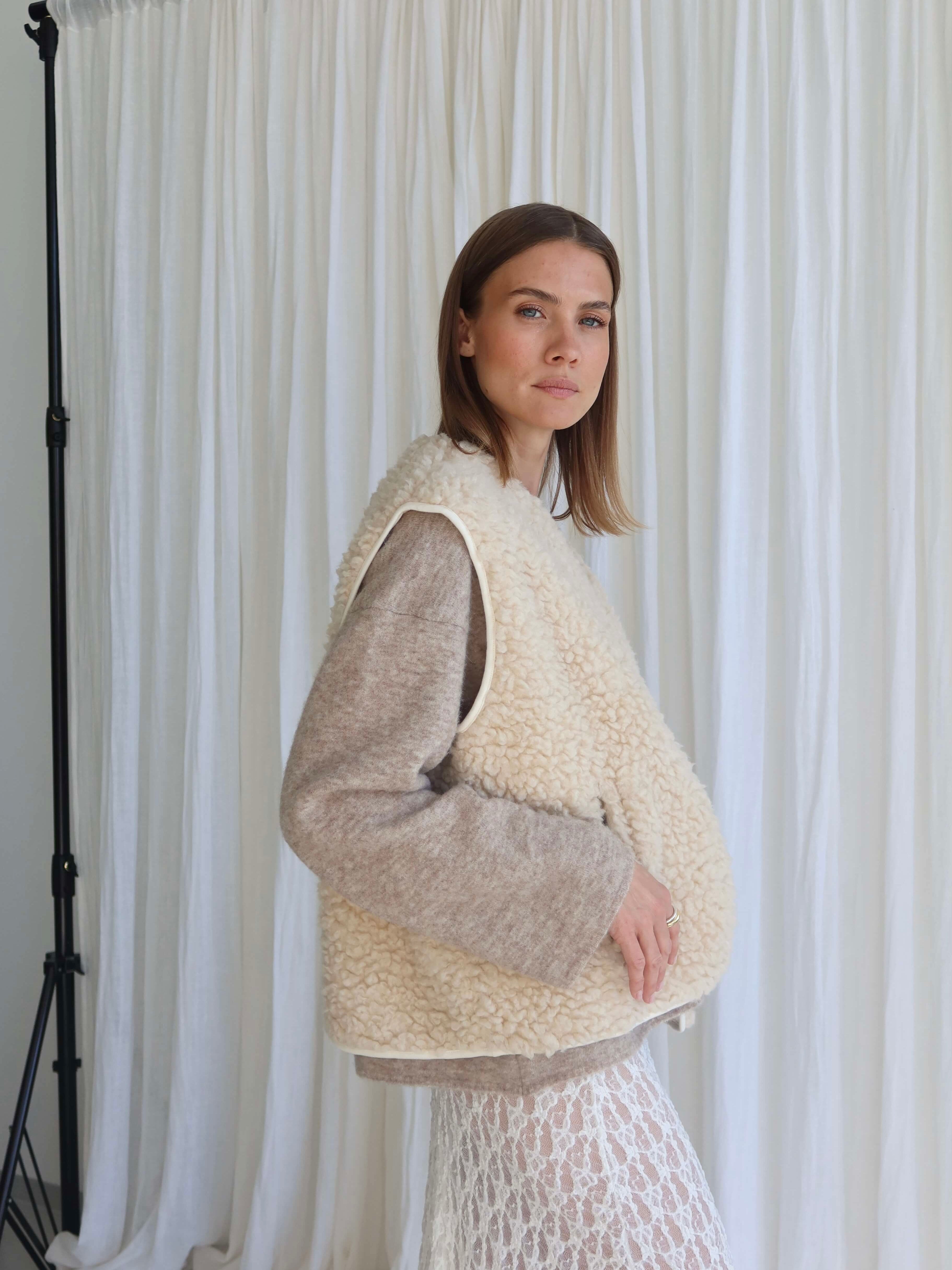 SOHO STUDIOS CELINA VEST