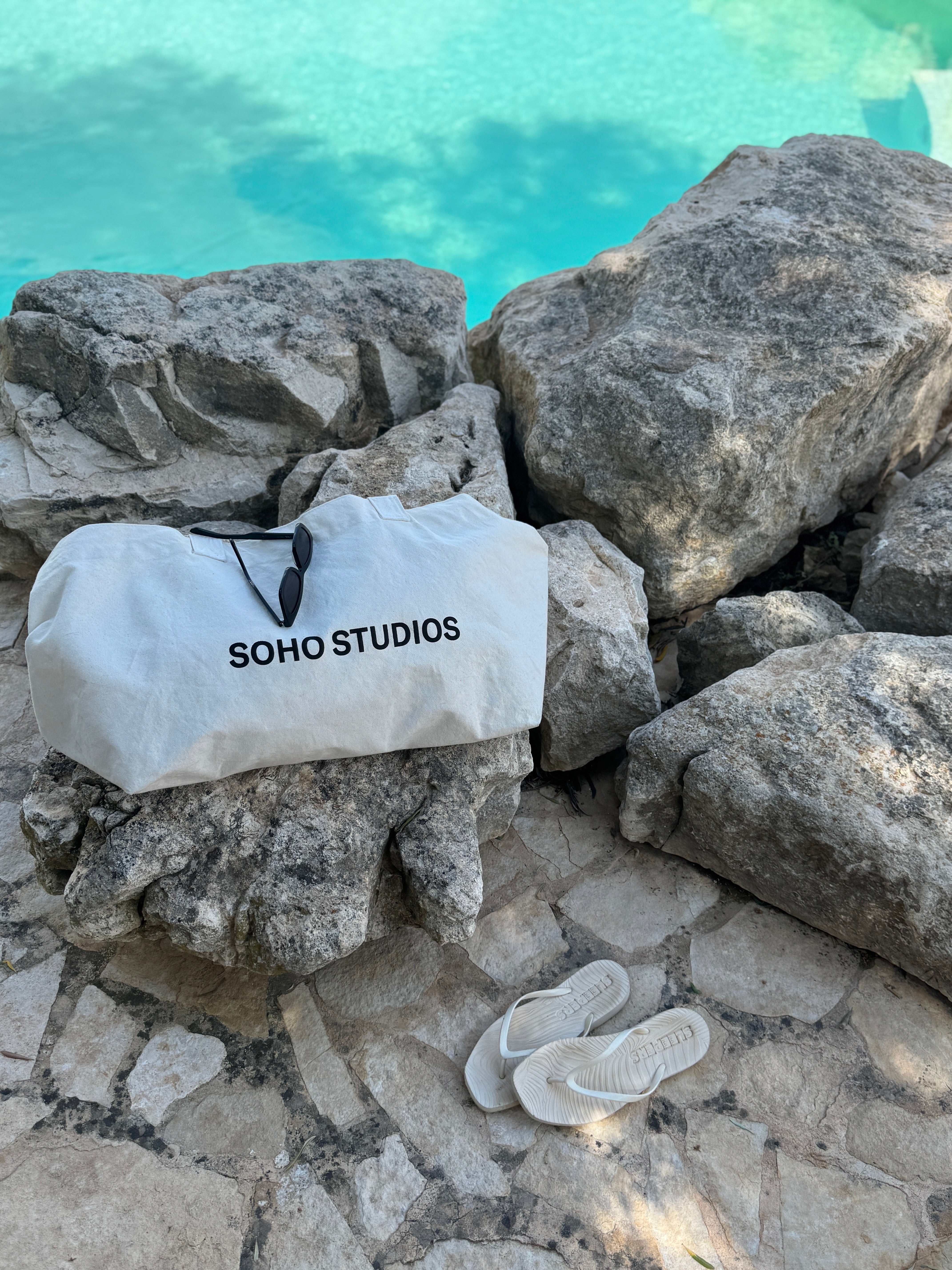 SOHO STUDIOS Shopper