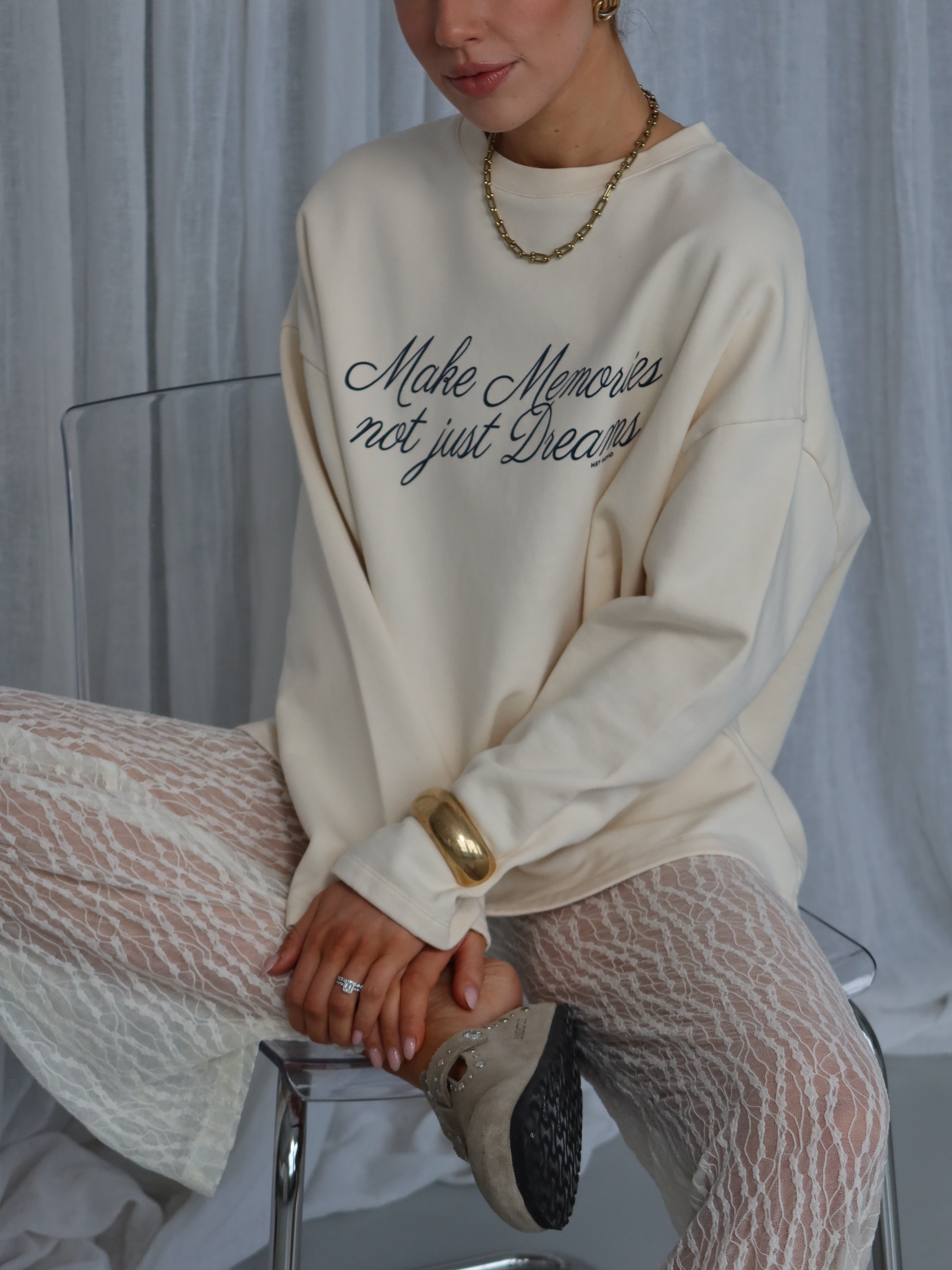 MAKE MEMORIES SWEATSHIRT