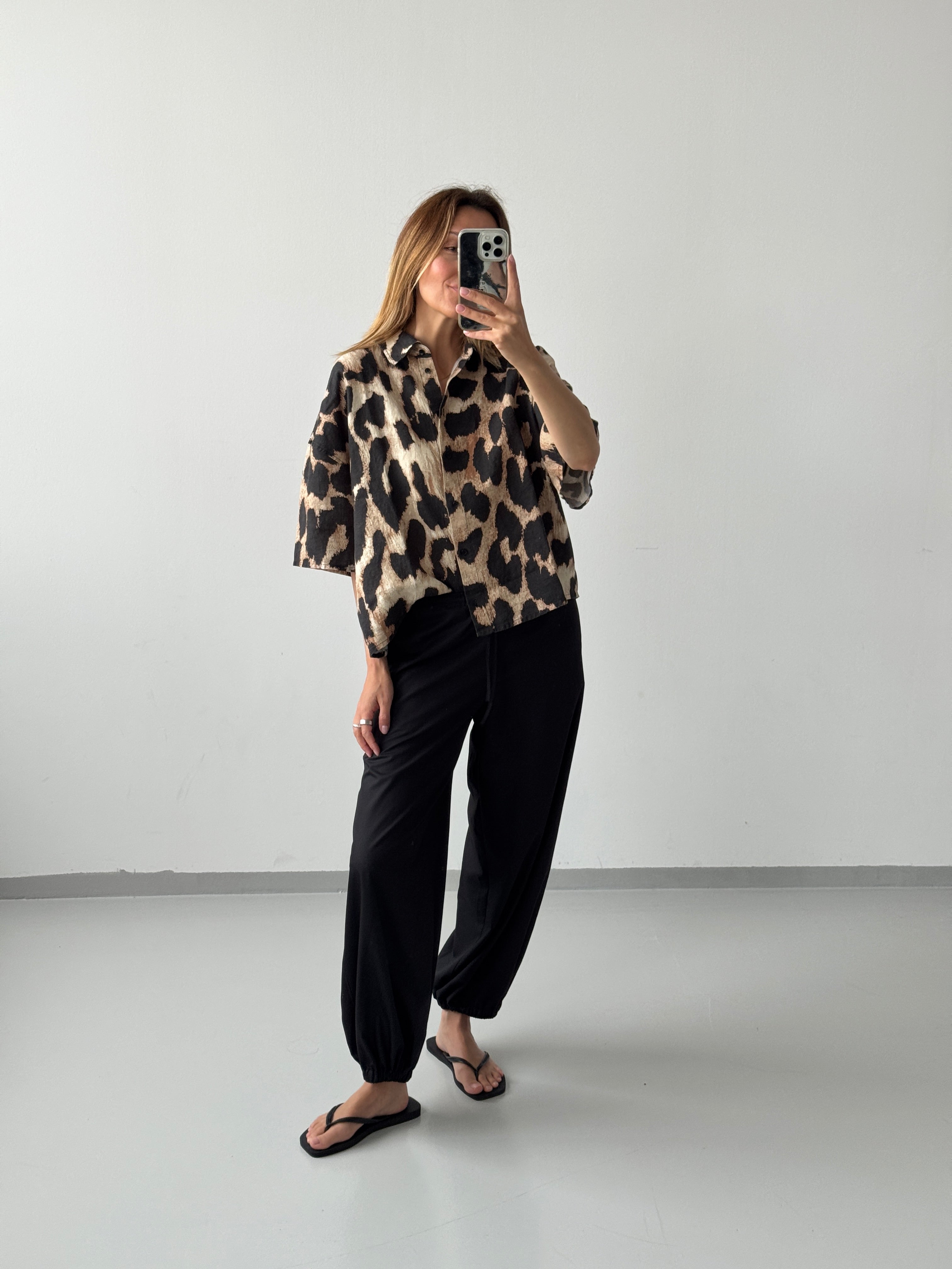 SOHO STUDIOS TONI LEO LINEN BLOUSE