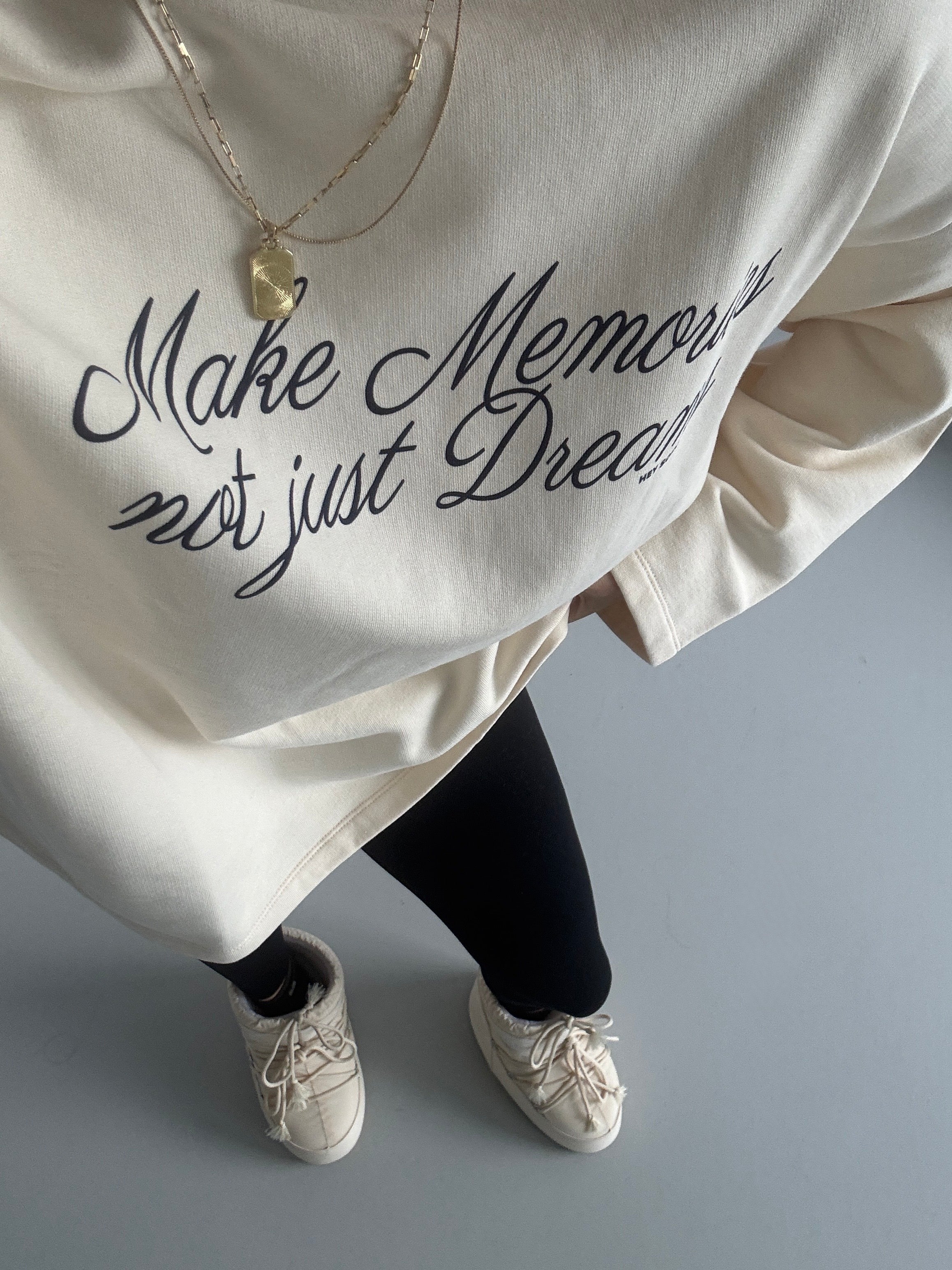 MAKE MEMORIES SWEATSHIRT