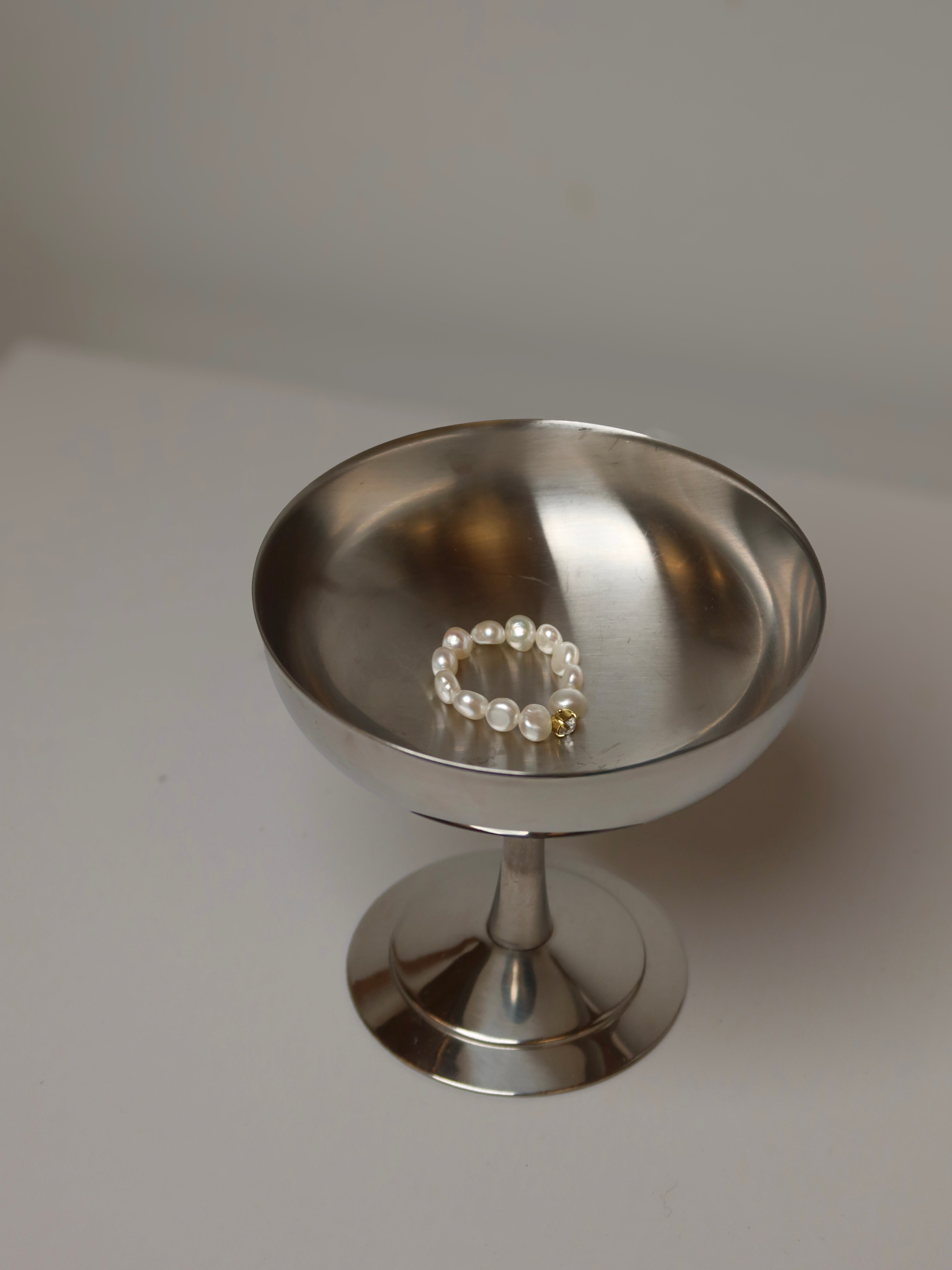 The Ena Pearl Ring 02 (Weißer Stein)