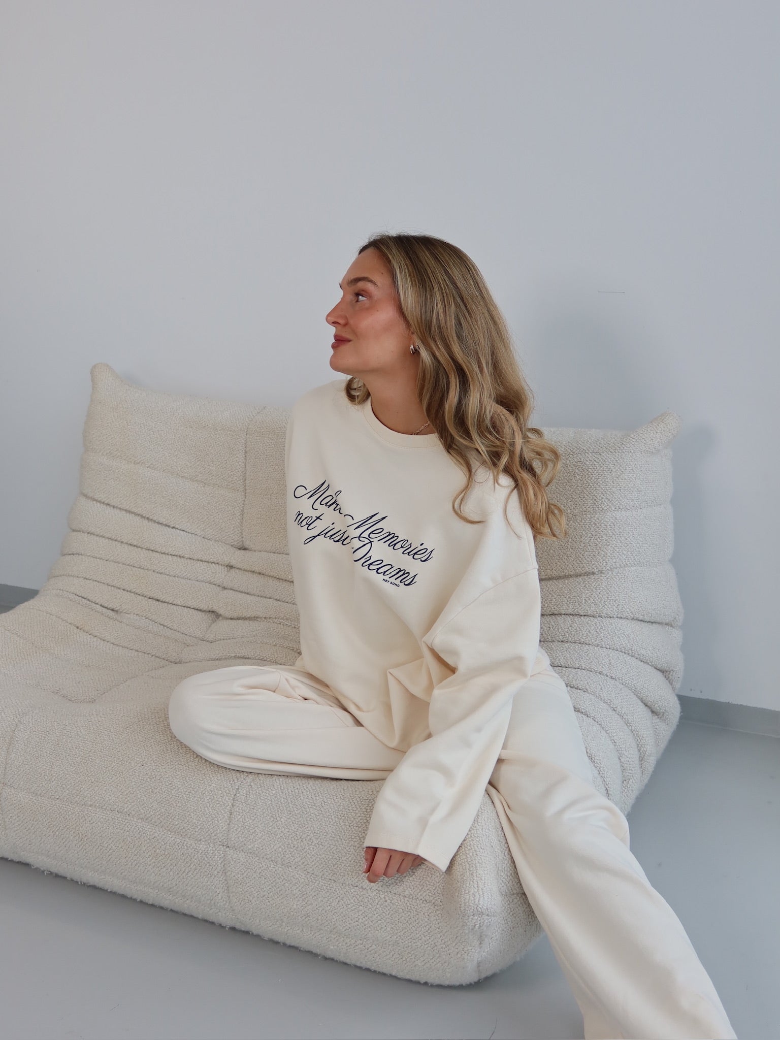 MAKE MEMORIES SWEATSHIRT