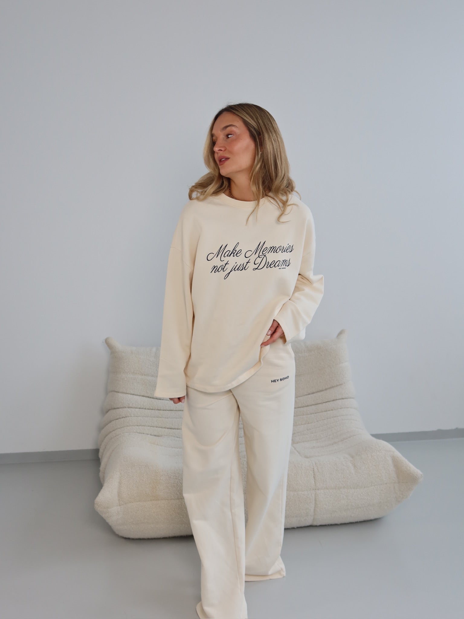 MAKE MEMORIES SWEATSHIRT