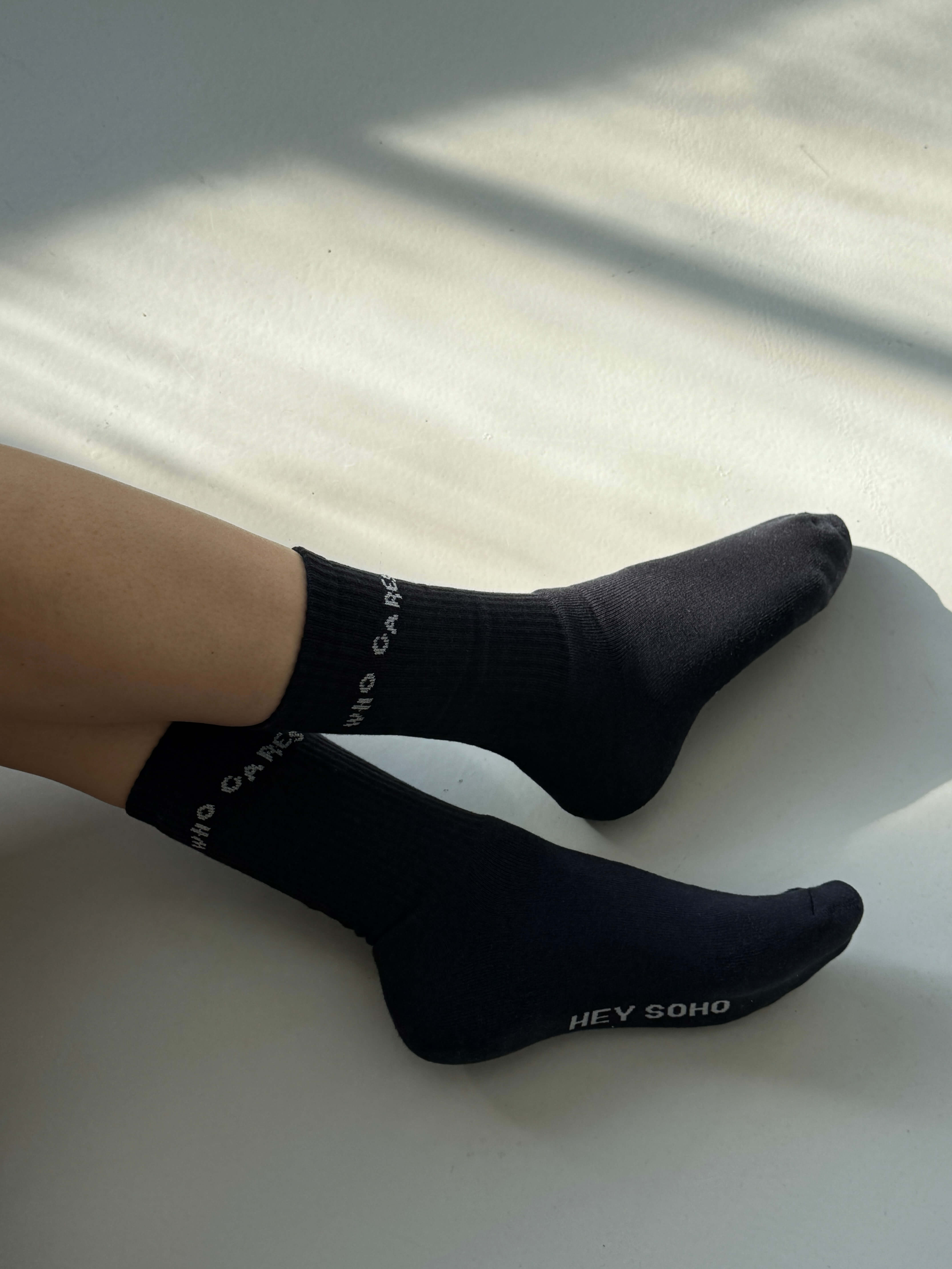 WHO CARES Socken navy I offwhite