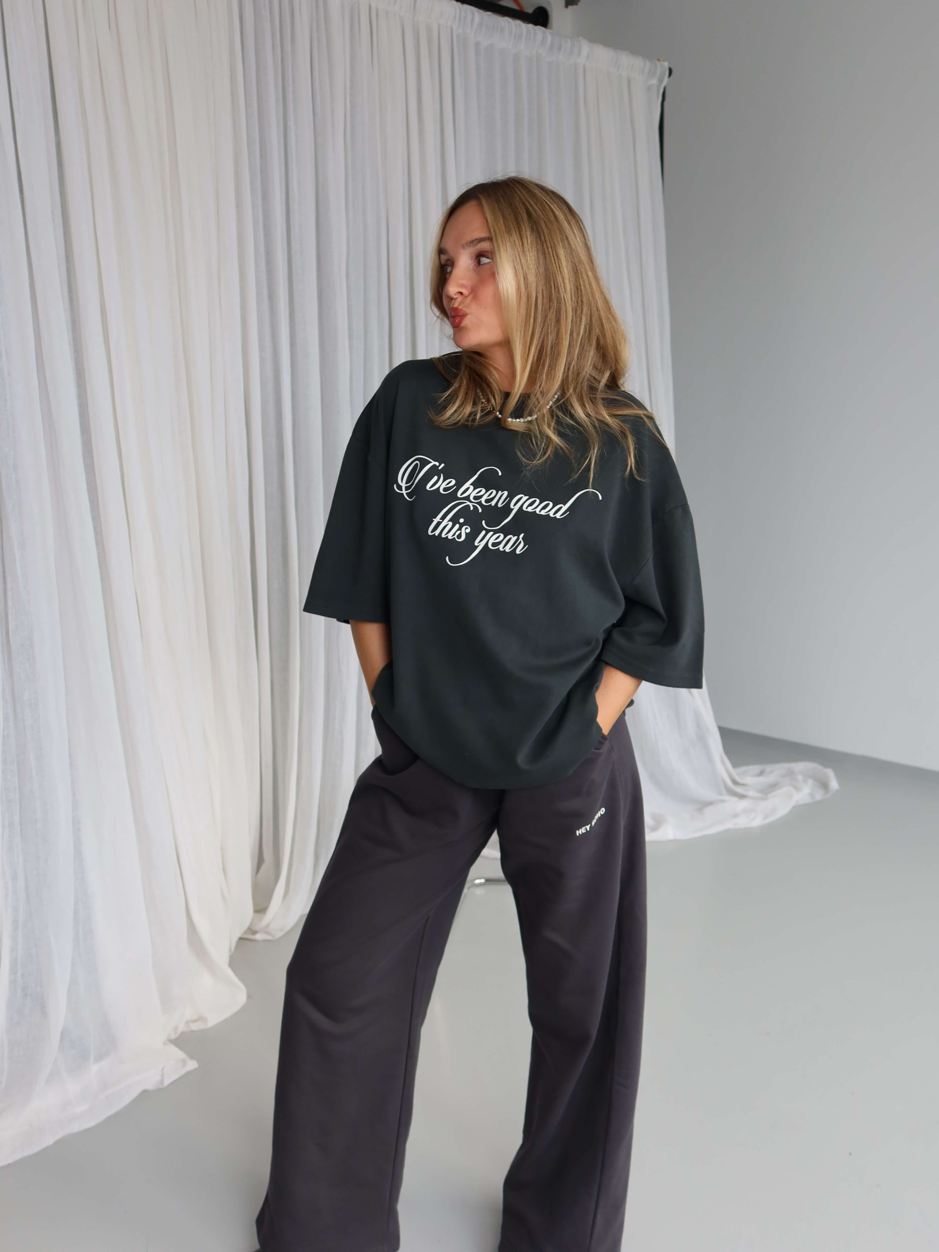 WIDE LEG Sweatpants washed black I offwhite